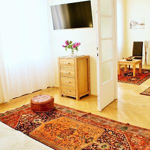 Supercentral Apartment